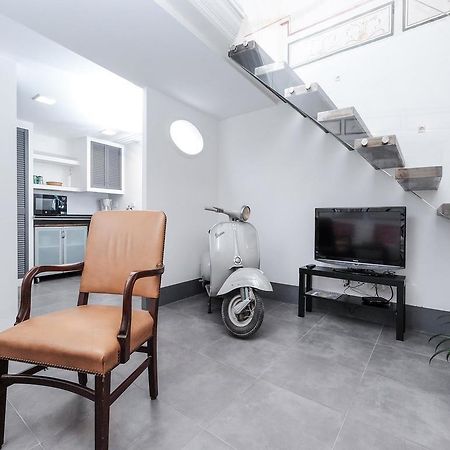 Ancient Trastevere Vespa Loft Rome Exterior photo